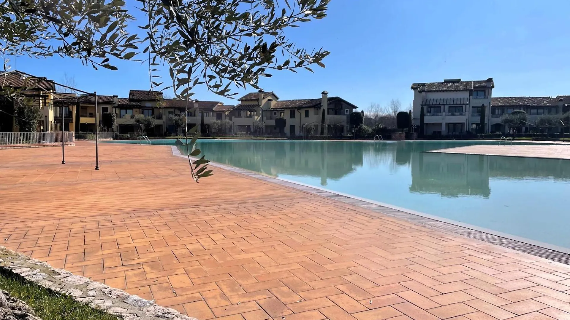 Apartment Garda Resort Village 11 Peschiera del Garda Italy